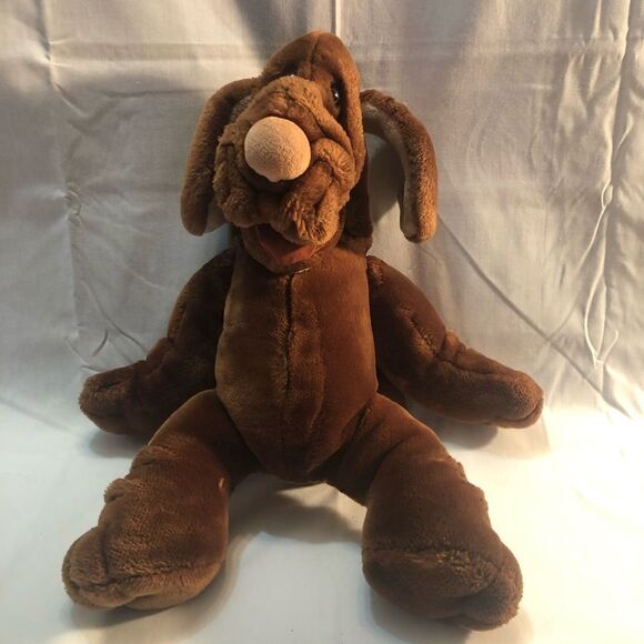 Ganz Bros. Vintage 1981 Wrinkles soft plush brown dog hand puppet. Model 4262918 - Picture 1 of 8